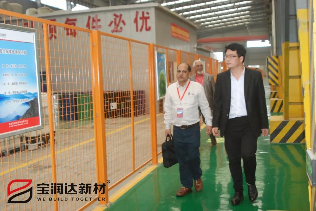 孟加拉來訪寶潤達(dá)考察聚氨酯夾芯板產(chǎn)品