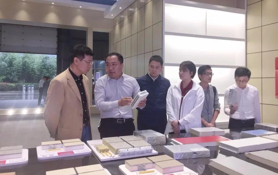 省工信廳領(lǐng)導(dǎo)一行深入寶潤達(dá)， 開展企業(yè)智能化改造診斷服務(wù)